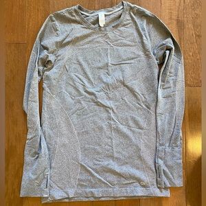 Medium gap athletic long sleeve